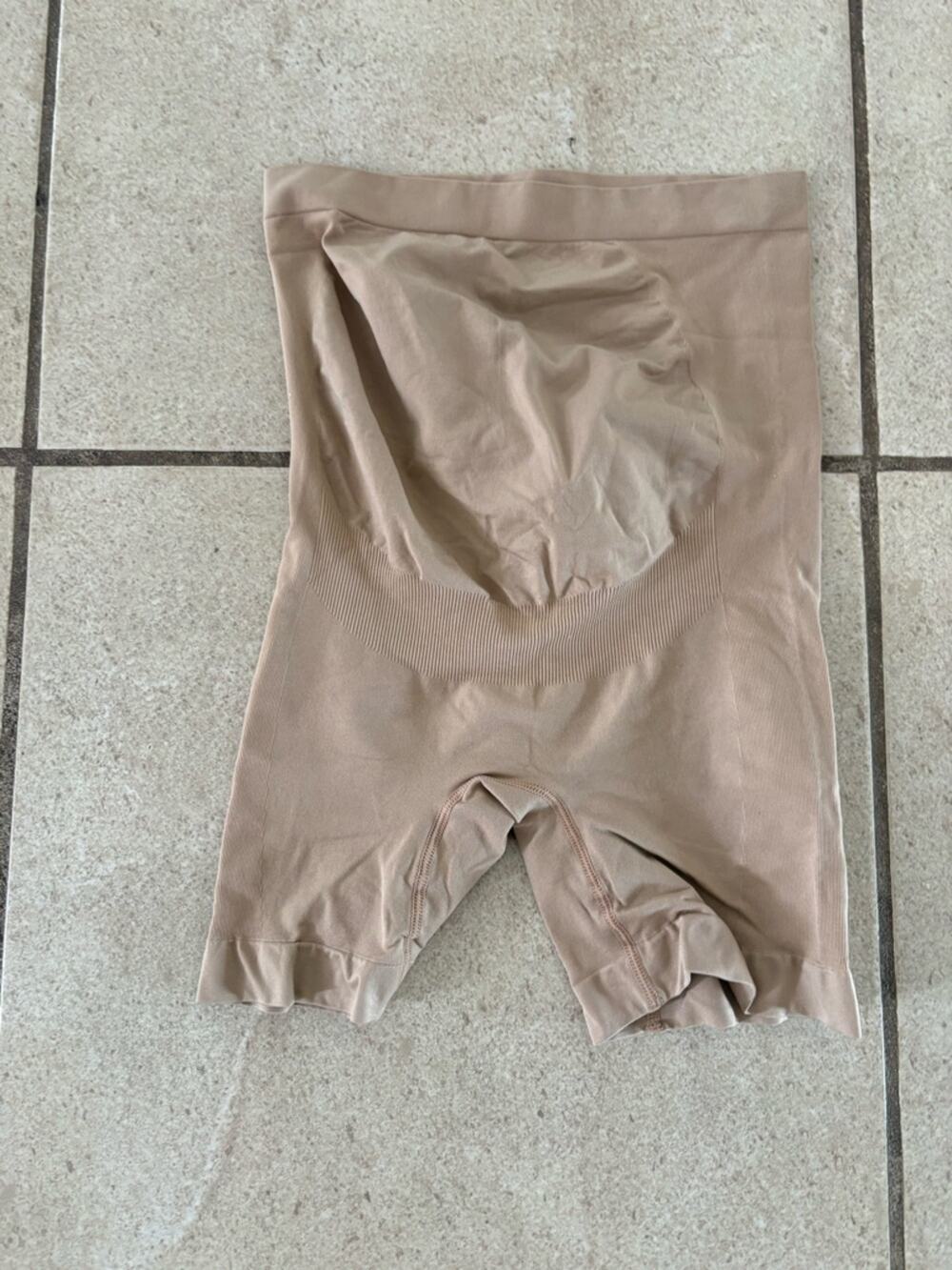 Isabel Ingrid & Isabel Maternity Shapewear Shorts S Nude Seamless NEW